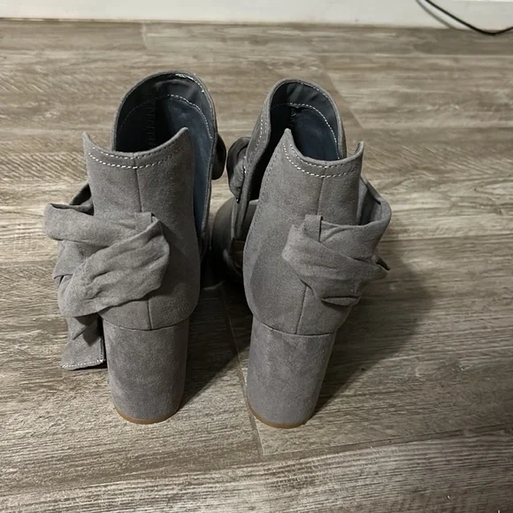 Boot - Picture 1 of 2